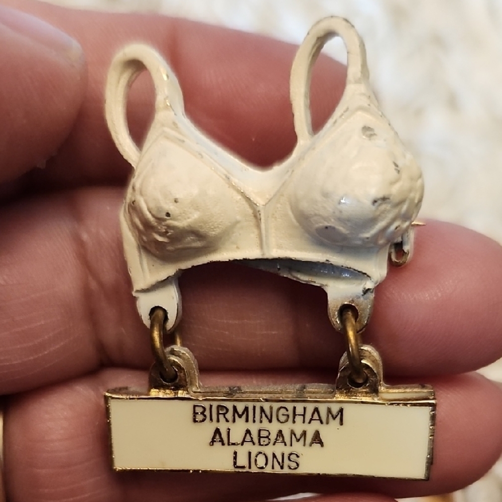 Vintage Bra Birmingham Alabama Lions Club Souvenir Trading Pin